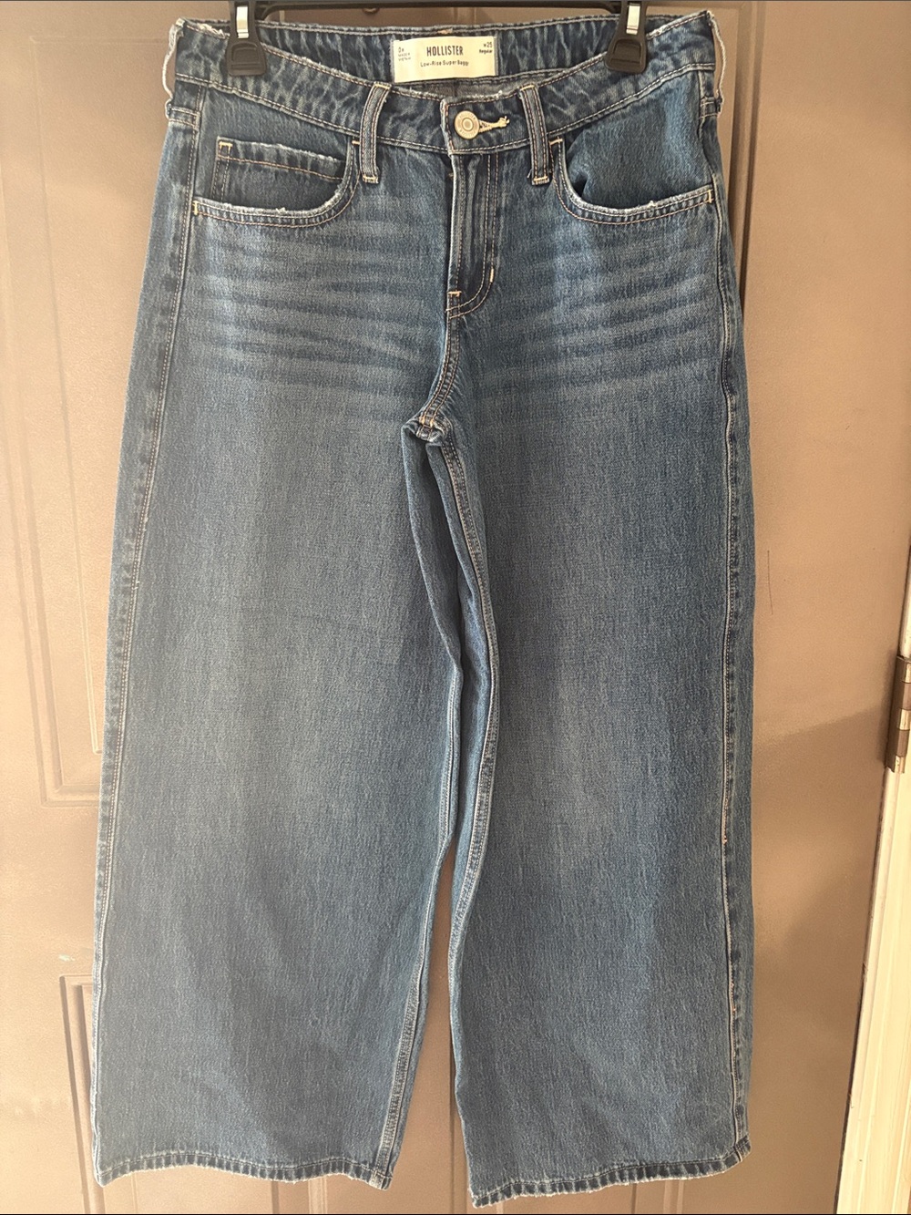 NWOT never worn low rise super baggy Hollister Light Blue Relaxed Wide-Leg Jeans